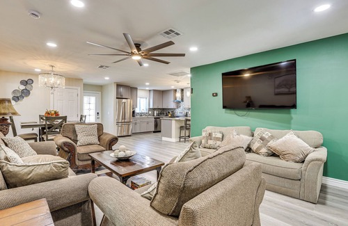 Phoenix House | 3 Mi to Desert Diamond Arena: Peoria Home w/Yard!