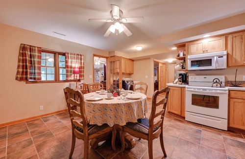 Ames Apartment | 3 Mi to Iowa State University: Ames Apartment