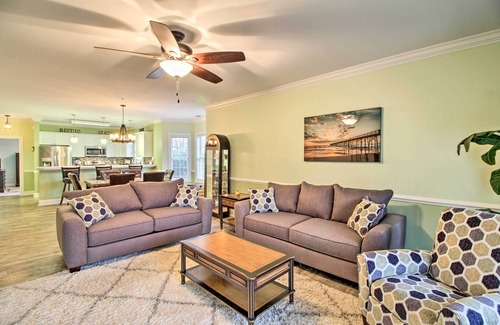 Central Myrtle Beach Apartment | 3 Mi to Ocean: Myrtle Beach Condo w/Pool Access!