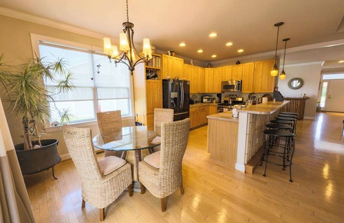 Selbyville House | 3 miles from the beach! 4 bedroom home with a hot tub and backyard!