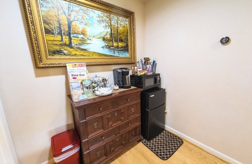 Selbyville House | 3 miles from the beach! 4 bedroom home with a hot tub and backyard!