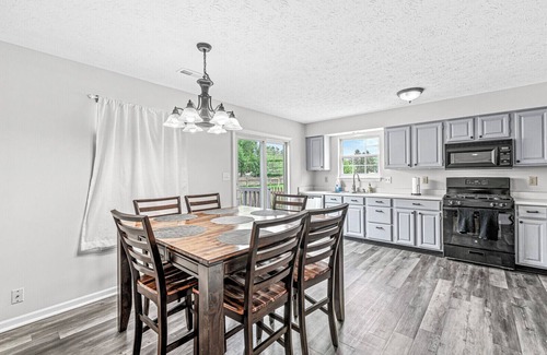 Fishers House | 3-min from downtown Fishers