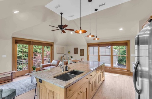 Greenville House | 3 Min to Downtown, Game Room, King bed