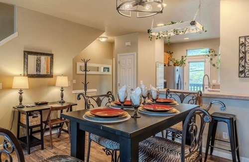 Troutdale House | 3-Min walk to McMenamins Edgefield