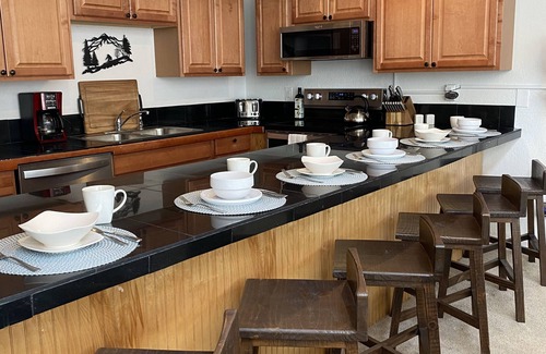 Copper Mountain Condo | 3 min Walk to Slopes, Great Views, Shared Hot Tub