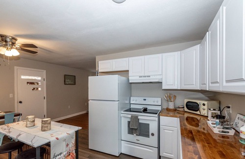 Eagleton Village House | 3 Minute Drive to the Airport!! Maryville/Rockford/Alcoa/Knoxville
