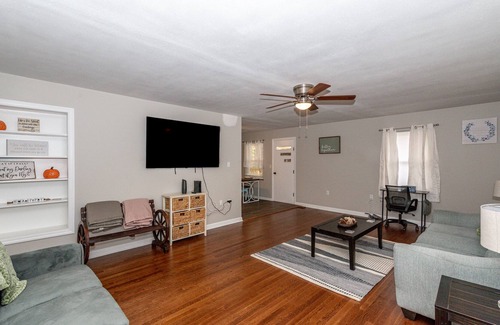 Eagleton Village House | 3 Minute Drive to the Airport!! Maryville/Rockford/Alcoa/Knoxville