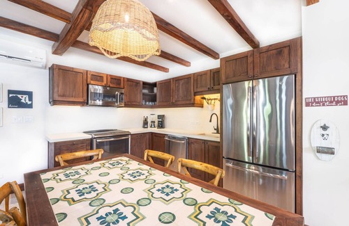 Las Catalinas Apartment | 3 Minute Walk to the Beach, Fountain & Patio at Las Catalinas