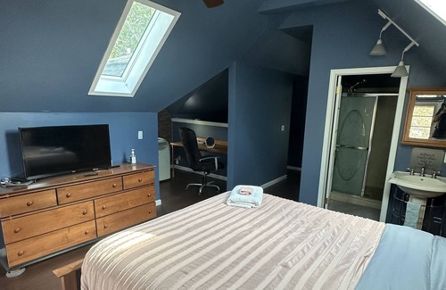 Cleveland House | 3 Minutes to Cleveland Clinic, museums, historic Shaker Heights and more!