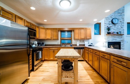 Harbert Cottage | (3 Nt Min) Harbert Home With Private Hot Tub Steps To Beach!