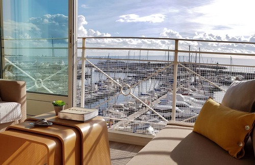 Golfe Juan Apartment | 3 P Gulf Juan Sea view Fantastic view Wifi Clim 4/6 pers Classified Meublé Tourisme