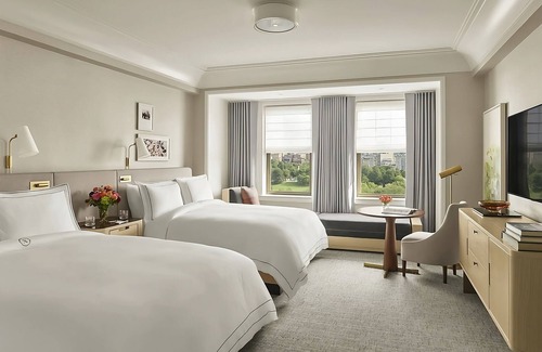 Beacon Hill Hotel | 3 Park View 2 Queen Beds at The Newbury Boston!