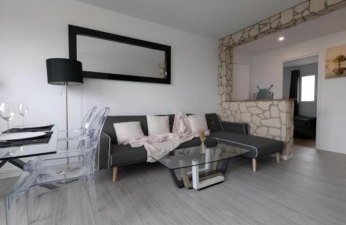 Sartrouville Apartment | 3 pièces lumineux, balcon & parking - Paris 20 min