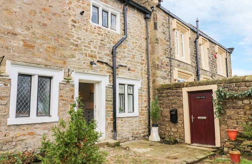 Whalley Cottage | 3 POOLE END, pet friendly, with open fire in Whalley