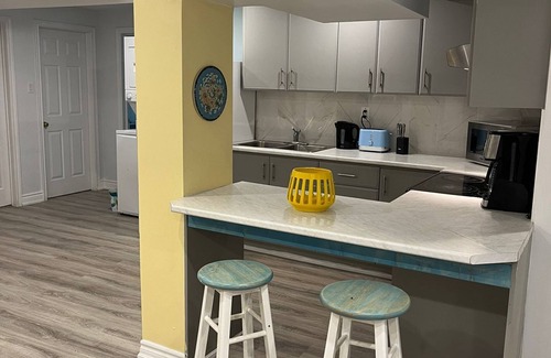 Central Erin Mills Apartment | 3. Private Room - Erin Mills Mall