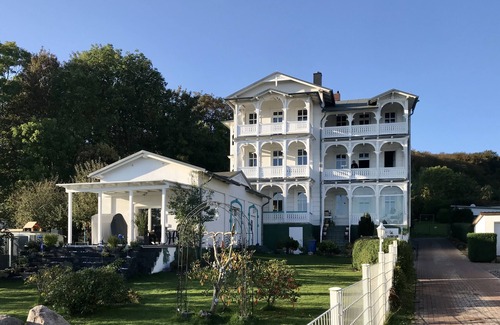 Sassnitz Apartment | 3 room apartment in old town villa of Sassnitz with sea view