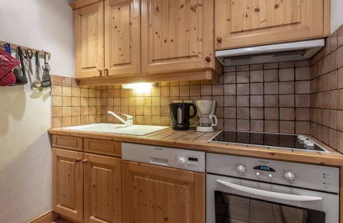 Val-d'Isere Apartment | 3-room apartment with terrace, fireplace, parking, and WiFi in Val-d'Isère
