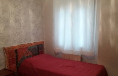 Romareda Condo | 3 room flat and garage in Zaragoza center, fully equipped. WIFI