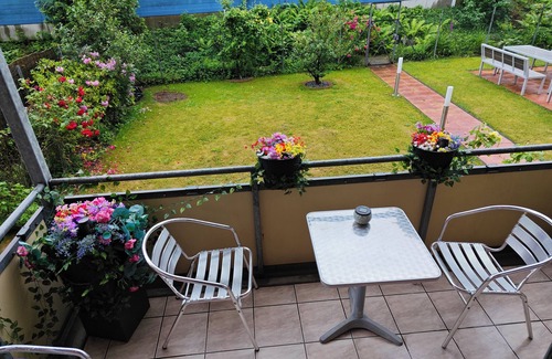 Region Hannover District Apartment | 3-Room non-smoking apartment with Kitchen and Balkony in Seelze with WiFi access