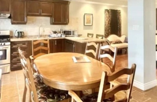 Hamilton House | 3 rooms at 150 Leinster : a home away from home