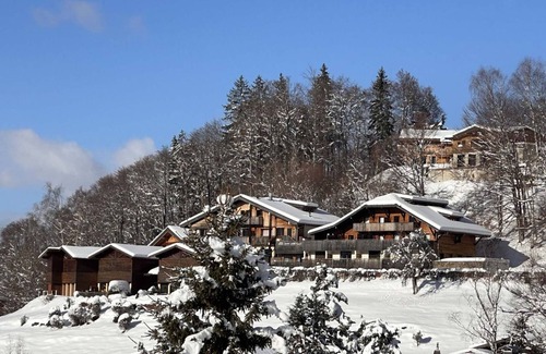 Les Carroz-d'Araches Apartment | 3 Rooms for 6: Close to Slopes and Village Center