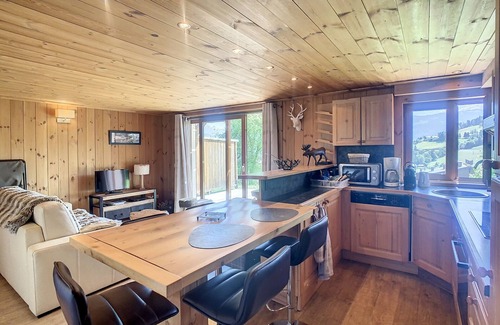 Combloux Apartment | 3 rooms, indoor pool, parking, near center in Combloux