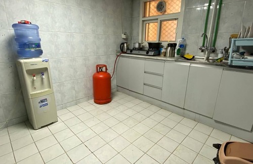 Old Dubai Bed & Breakfast | 3-Shared bedroom Bunk bed & FREE breakfast -Dubai Zeus Hostel- Free WiFi, AC