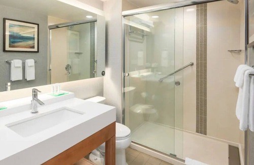Greenville Downtown House | 3 Spacious Units Close to Falls Park on the Reedy! Pool Access, Free Breakfast!
