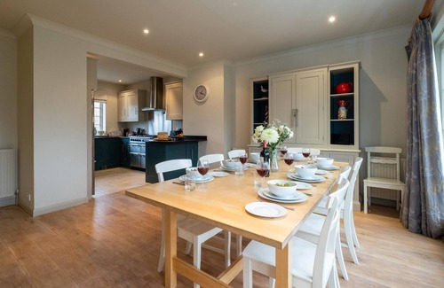 Thorpeness Cottage | 3 The Coastguards, Thorpeness - sleeps 7 guests in 4 bedrooms