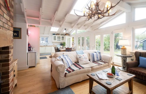 Thorpeness Cottage | 3 Uplands - sleeps 9 guests in 4 bedrooms