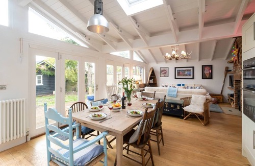 Thorpeness Cottage | 3 Uplands - sleeps 9 guests in 4 bedrooms
