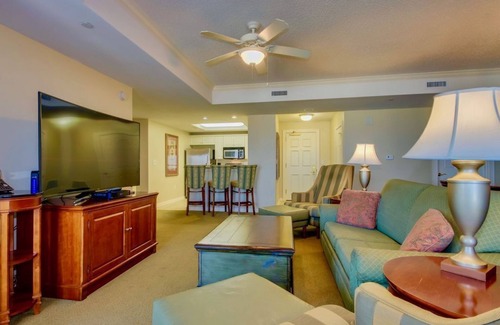 Arcadian Shores Condo | 30 condos in Royale Palms for Reunions & Outings