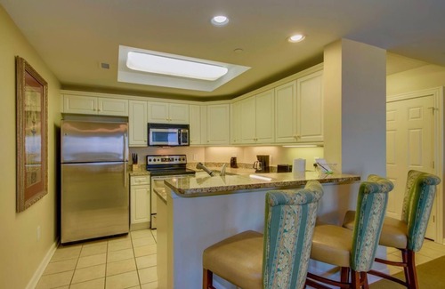 Arcadian Shores Condo | 30 condos in Royale Palms for Reunions & Outings