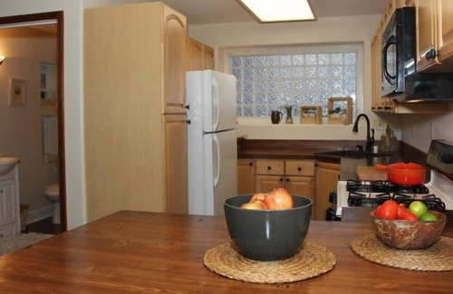 Monterey House | 30 Day Min. Stay, Casa Rustica, Short Walk to Aquarium/Cannery Row,Lovers Point