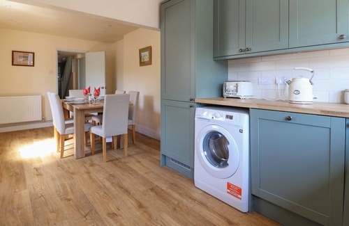 Beaminster Cottage | 30 FLEET STREET, pet friendly, with a garden in Beaminster