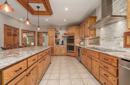Lake Oconee House | 30% off, 2 night min, Huge View, Pointe Lot, Dock, Pontoon, Theater, Fire Pit!