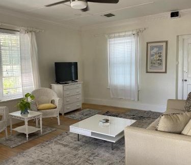 Nassau Apartment | 30 Sec Walk to Beach