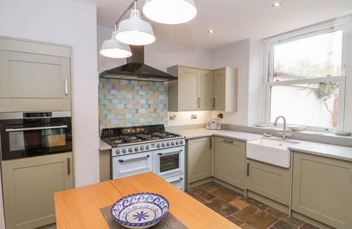 Watchet Cottage | 30 WEST STREET, pet friendly, character holiday cottage in Watchet