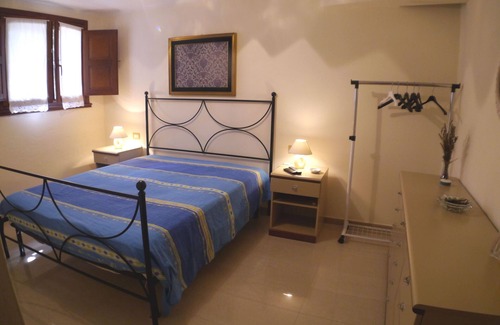 San Vero Milis Villa | 300 meters from the beach of S'arena Scoada, 5 beds, 2 bathrooms, BBQ.