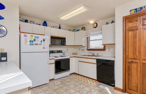 South Nags Head House | 300 - Ocean-Side South Nags Head Rental 3rd Home from Ocean!