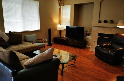 Modesto House | 3000+ Sq. ft Spacious & Quiet House in Modesto