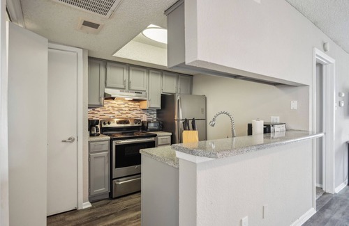 Bedford Apartment | 3001 Crystal Springs 723 I Spacious 2 Bed 2 Bath