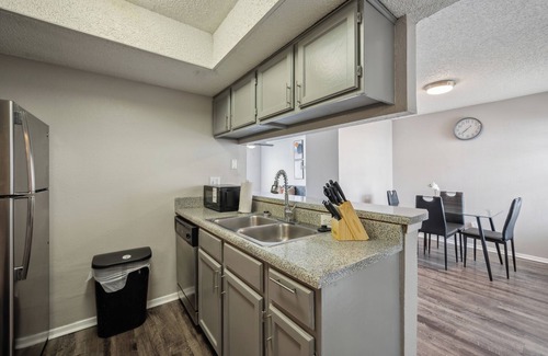 Bedford Apartment | 3001 Crystal Springs 723 I Spacious 2 Bed 2 Bath