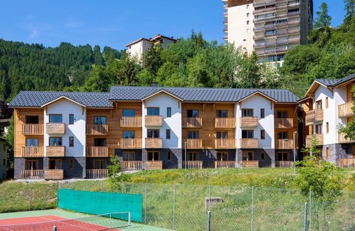 Pra Loup Apartment | 300m from ski slopes, balcony, parking, tv, ski locker, 25m², Pra Loup