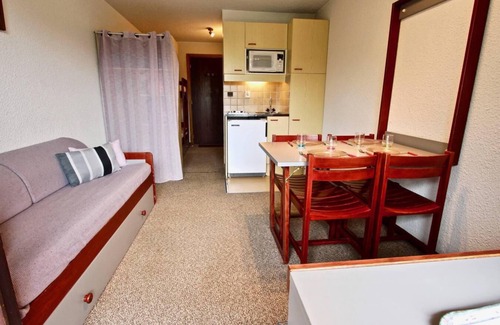 Chamrousse Apartment | 300m from ski slopes, 11st floor, balcony, parking, tv, ski locker, 19m², Chamrousse