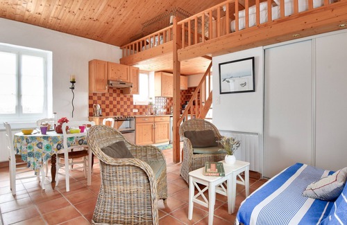 L'Epine Apartment | 300m from the beach - house with garden for 3