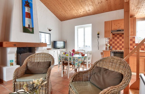L'Epine Apartment | 300m from the beach - house with garden for 3