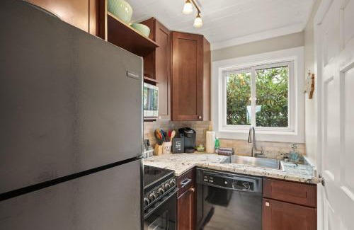Banner Elk Apartment | 301 Pinnacle Inn Road 4105 by Carolina Stays