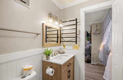 Banner Elk Apartment | 301 Pinnacle Inn Road 4105 by Carolina Stays