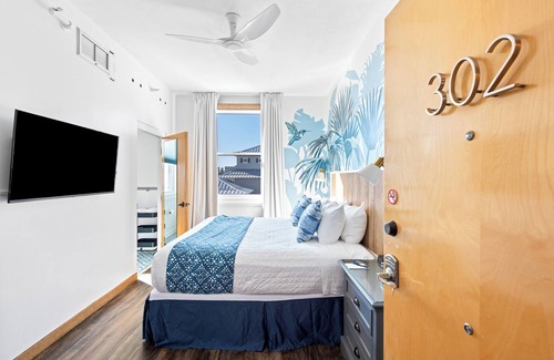 West Panama City Beach Hotel | 302 Rosemary Beach Inn - Includes Beach Chairs & Complimentary Breakfast + Access to 4 Pools